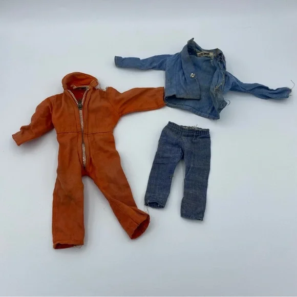 GI Joe 1964 Lot Vtg Flocked Hair Scar Action Figure Clothes Squid Foot Locker